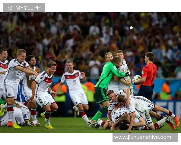 足球明星魅力四射宣传图片集锦展现球场风采与个人魅力